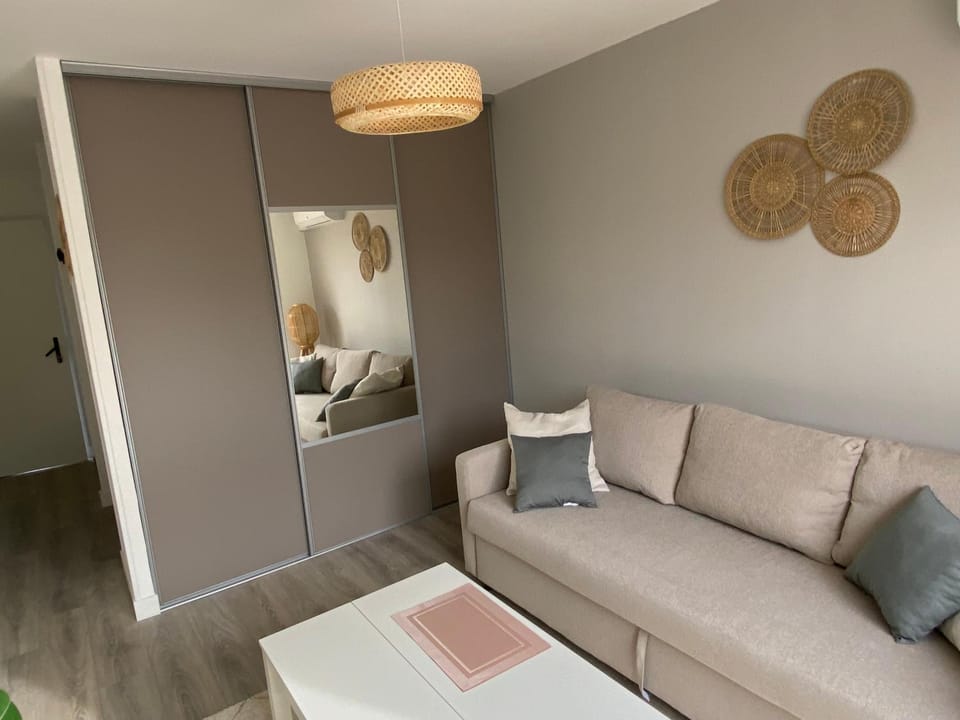 Appartement à Villenave d'Ornon avec jardin fraîchement rénové Apartment in Nouvelle-Aquitaine