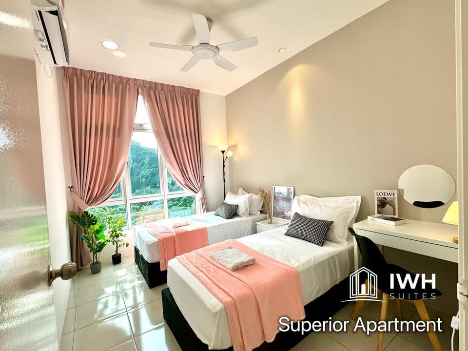 Bed, Photo of the whole room, Bedroom, towels, air conditioner