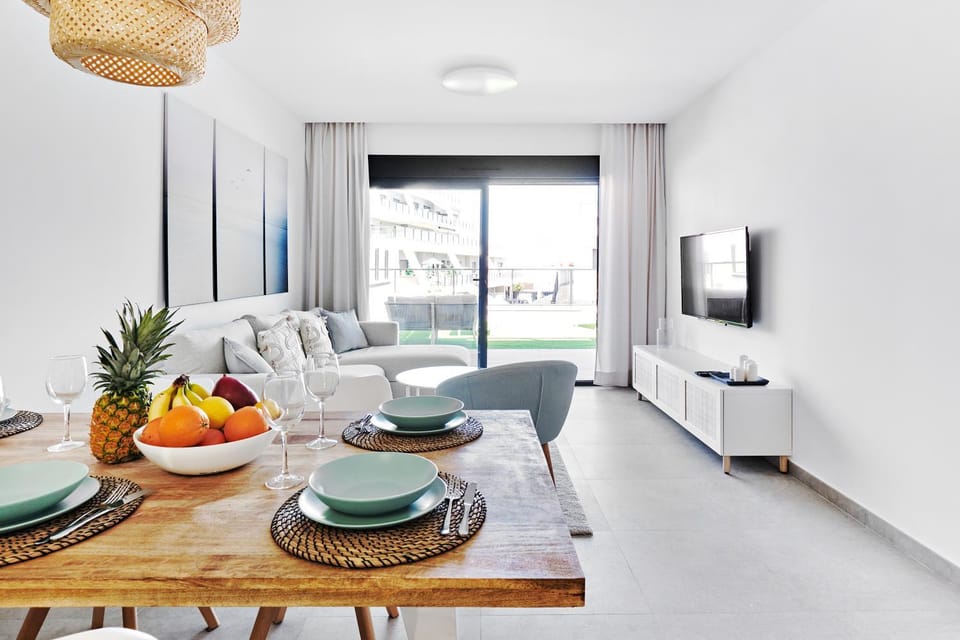 TV and multimedia, Living room, Dining area