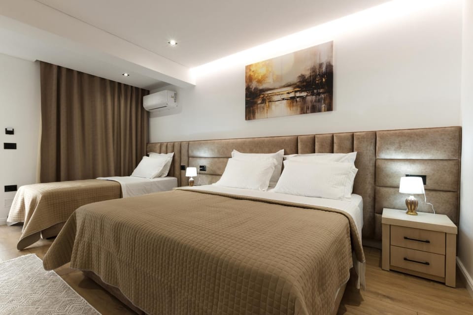 Bed, Photo of the whole room, air conditioner