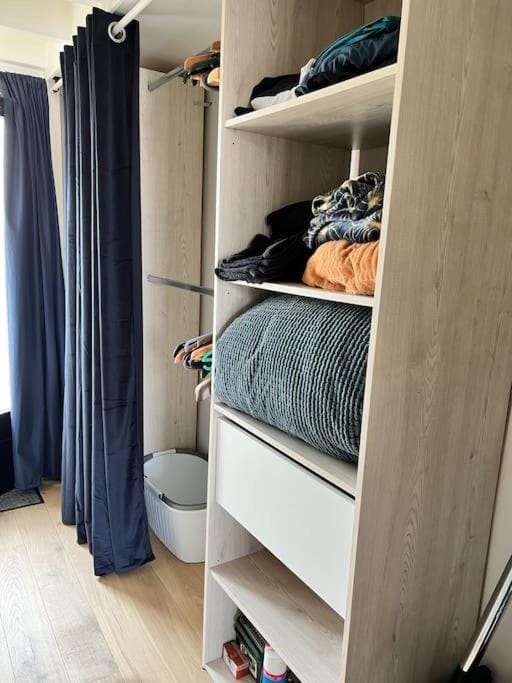 towels, wardrobe