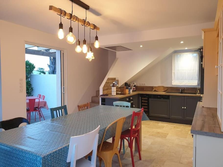 Kitchen or kitchenette, pet friendly, stove