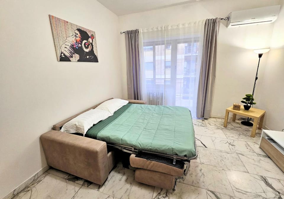 Bed, Living room, Photo of the whole room, Seating area