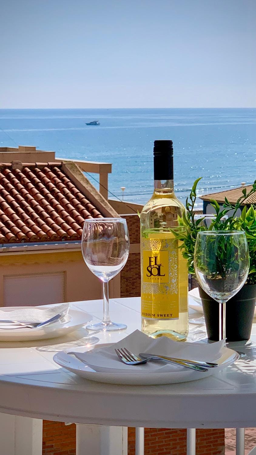 Food and drinks, Sea view