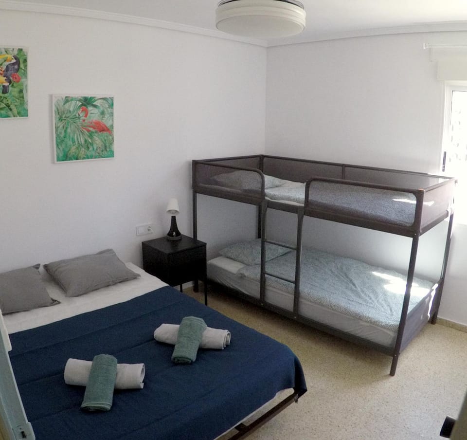 Bed, Photo of the whole room, Bedroom, bunk bed, towels