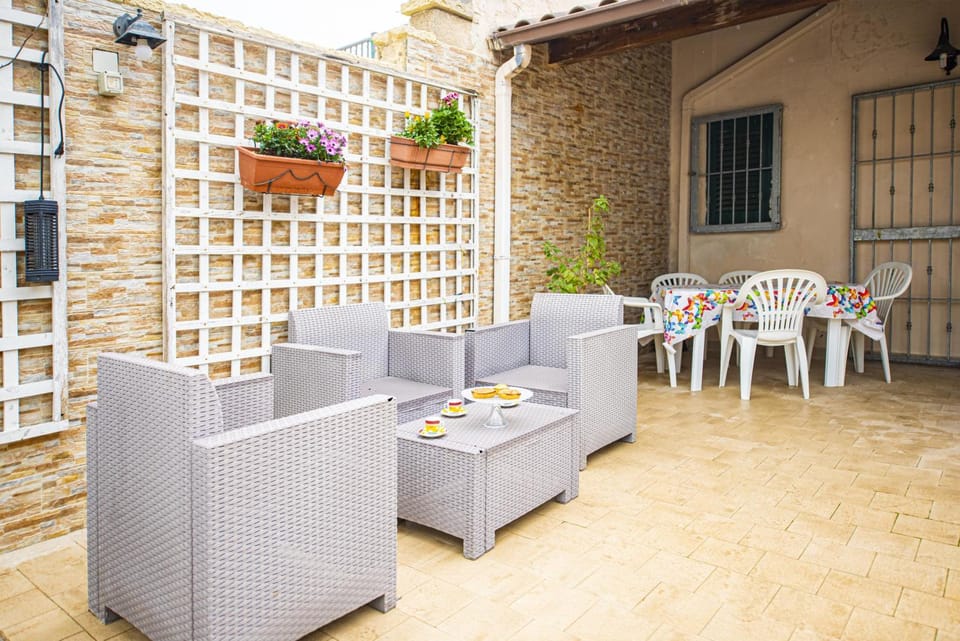 Villetta Patrizia Porto Cesareo a 20 metri dal mar House in Apulia