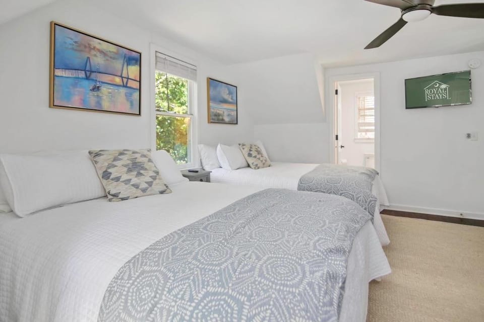 Sawyer's Landing- Mins to Beach & Dtwn House in Mount Pleasant