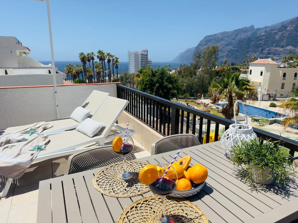 Day, Natural landscape, View (from property/room), Balcony/Terrace, Balcony/Terrace, Mountain view, Pool view, Sea view