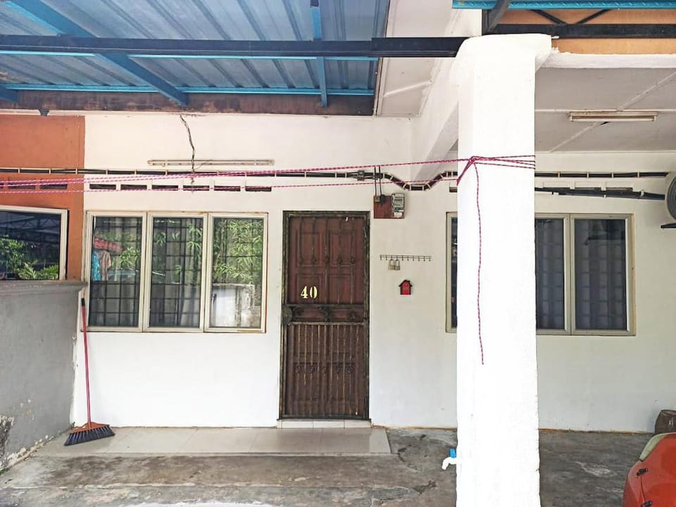 AYUHOMESTAY ii, KUNDANG GAMUDA GARDEN House in Selangor, Malaysia
