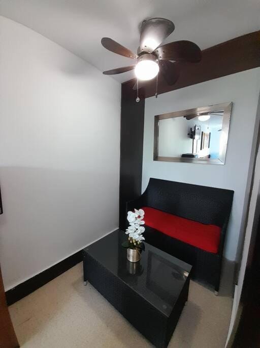 R.1112 Estudio ejecutivo, privado con cocina y baño. Apartment in Panama City, Panama