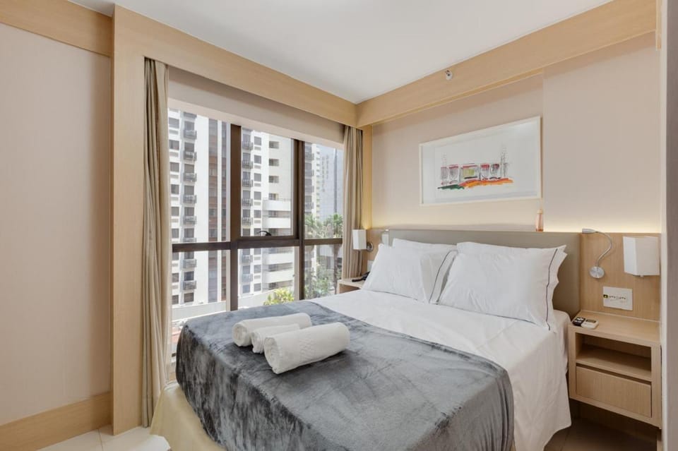 Bed, towels
