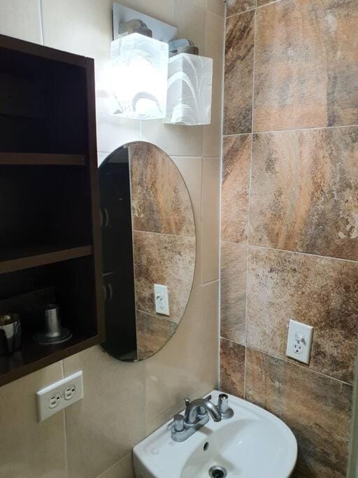 R.1114 Estudio ejecutivo privado, con cocina y baño. Apartment in Panama City, Panama