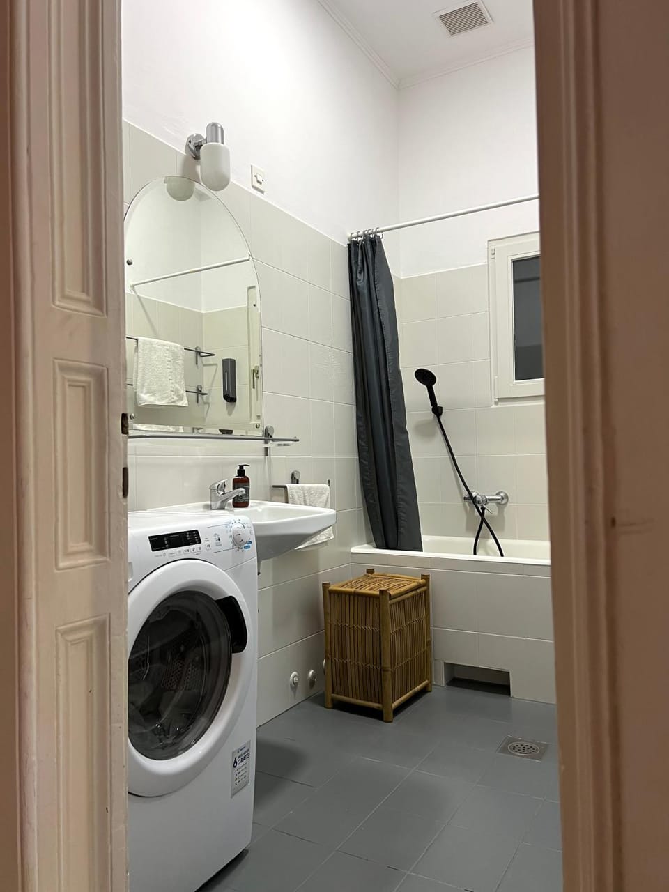 Bathroom, towels, washing machine