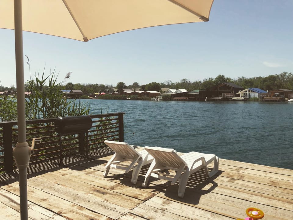 Day, Natural landscape, Activities, River view, sunbed