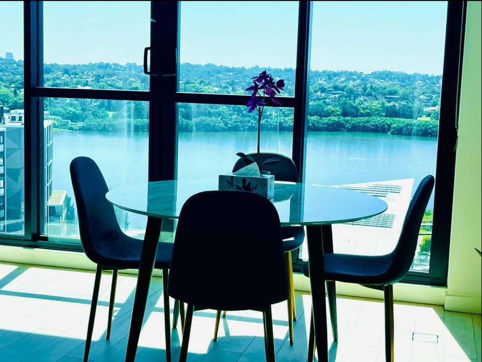 Fascinating waterview 2 bedrooms condo (Parking) Apartment in Sydney