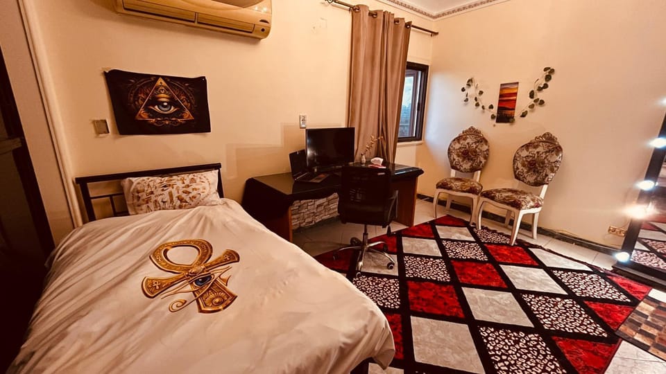 Temple host Bed and Breakfast in Cairo Governorate