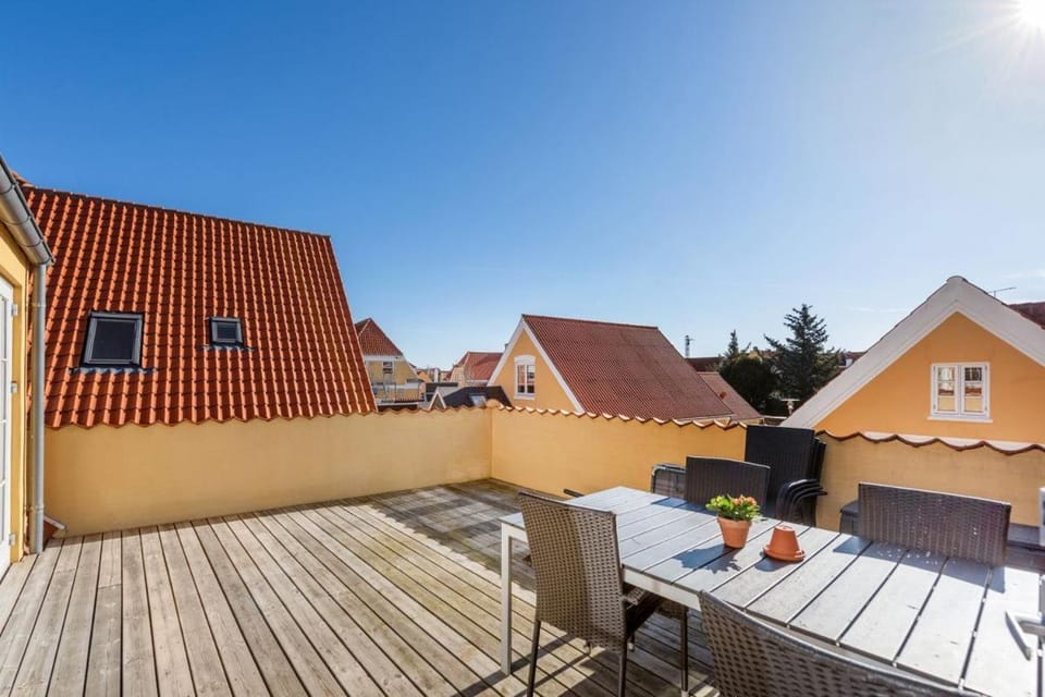 Balcony/Terrace, City view, Inner courtyard view