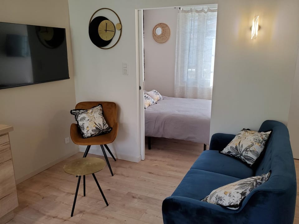 Living room, Photo of the whole room