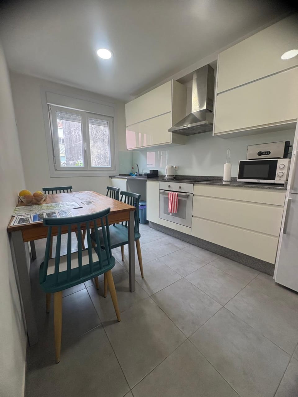 Kitchen or kitchenette, Dining area, oven, stove, toaster