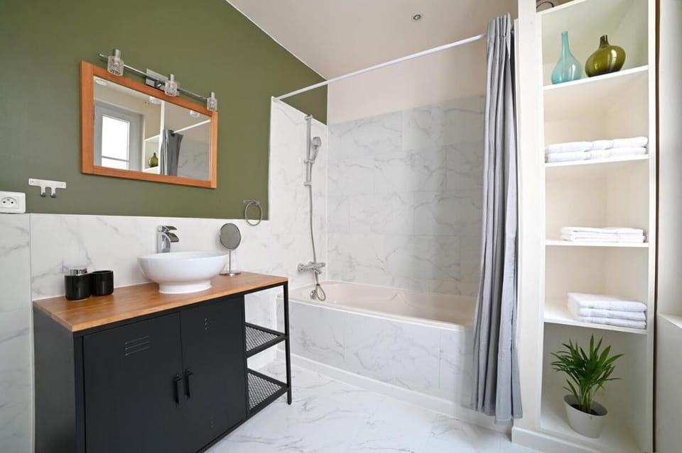 Le Collectionneur Apartment in Poitiers
