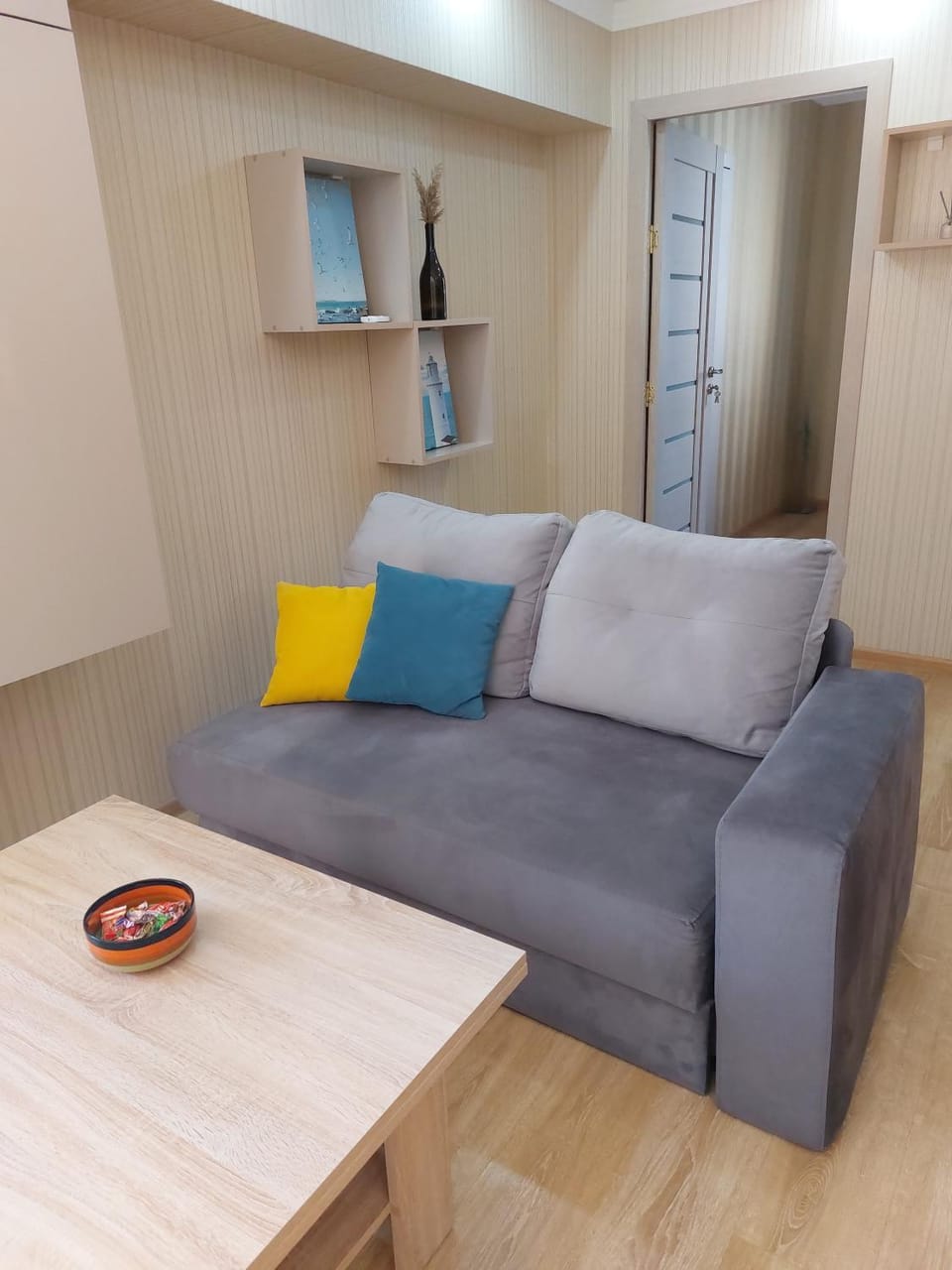 Living room, Seating area, Dining area, Dinner