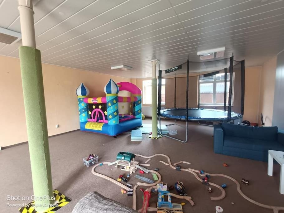 Communal lounge/ TV room, Kids's club