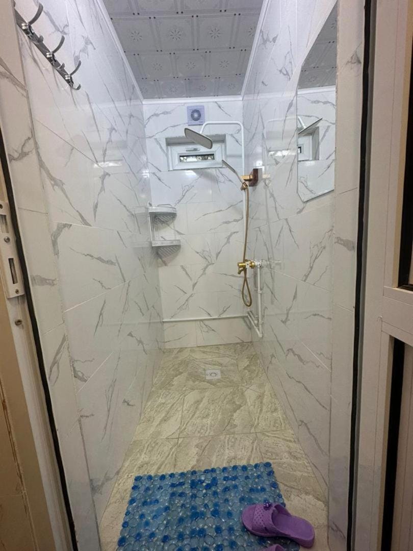 Shower, Bathroom, towels