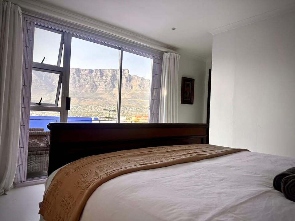 Bedroom, Mountain view