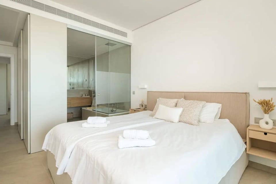 Bathroom, Bedroom, Bath