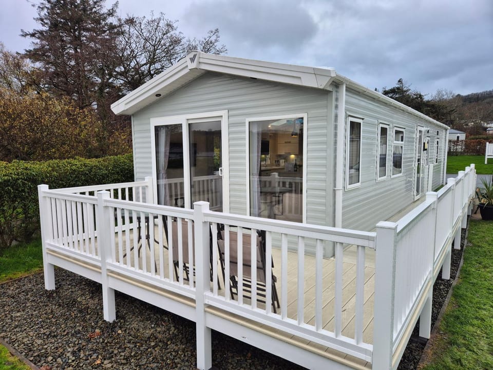 HARRIES LODGE QUAY WEST milkwood way Campground/ 
RV Resort in New Quay