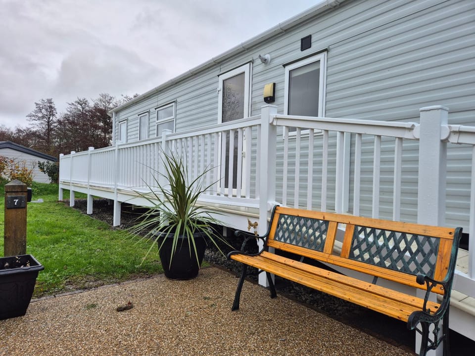 HARRIES LODGE QUAY WEST milkwood way Campground/ 
RV Resort in New Quay