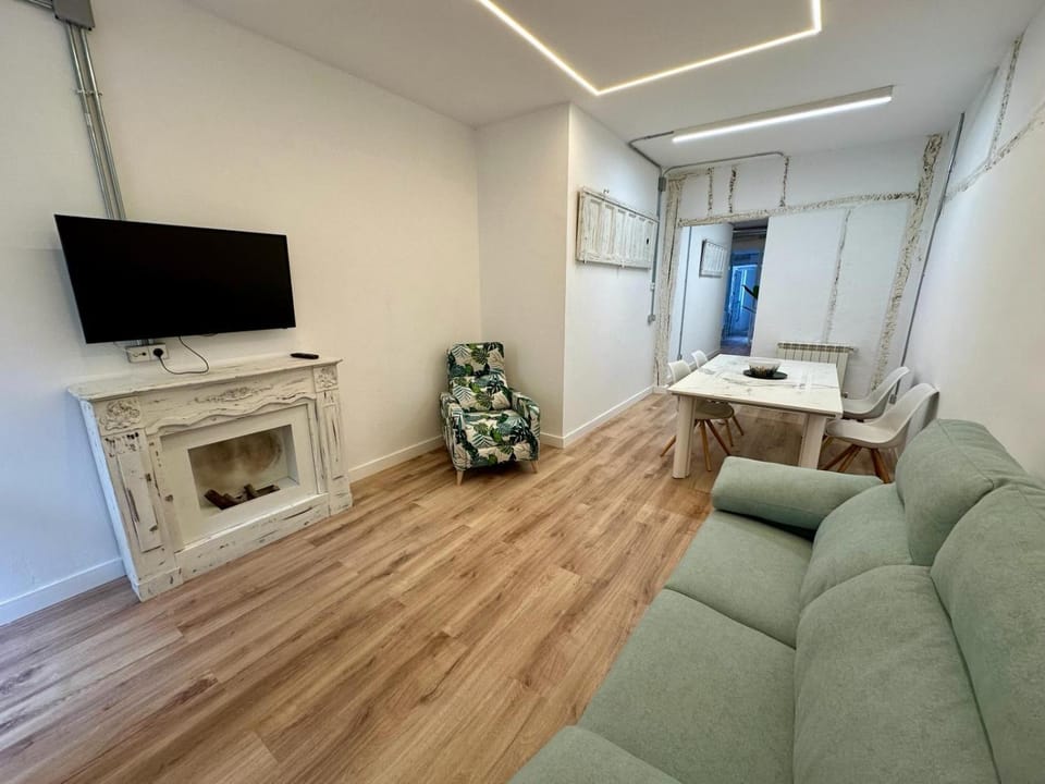 TV and multimedia, Seating area