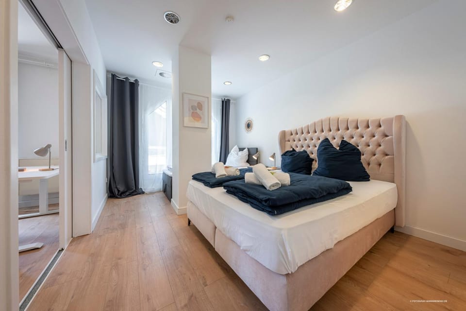 Bed, Photo of the whole room, Bedroom, towels, wardrobe