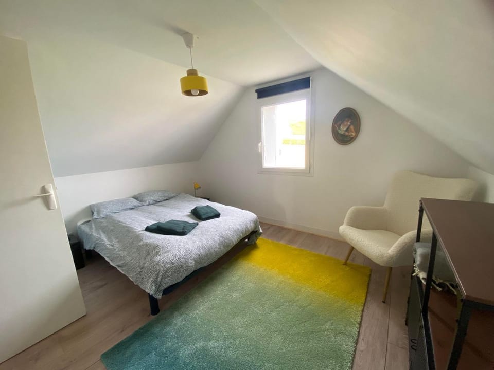 Bed, Photo of the whole room, Bedroom