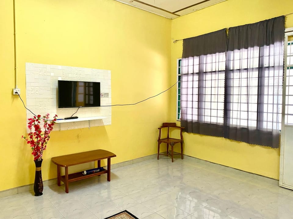 umi homestay batu buruk House in Terengganu, Malaysia