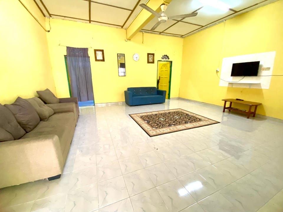 umi homestay batu buruk House in Terengganu, Malaysia