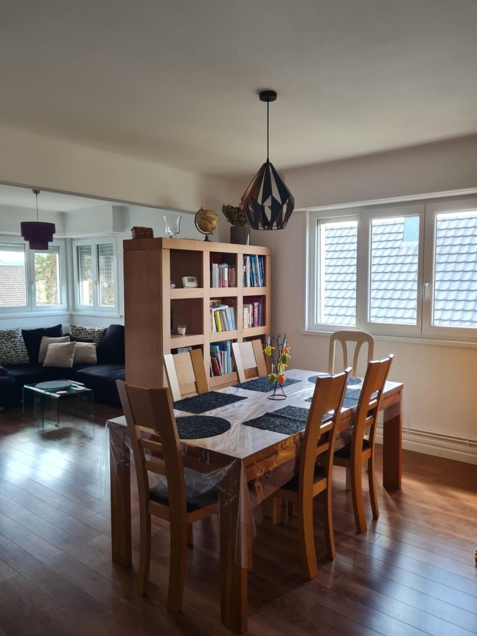 Library, Seating area, Dining area