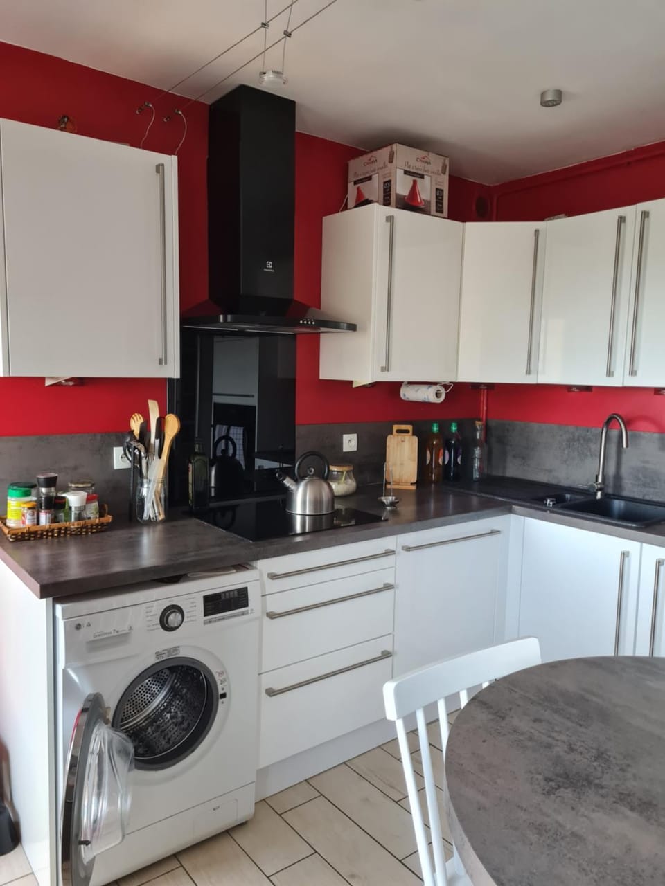 Kitchen or kitchenette