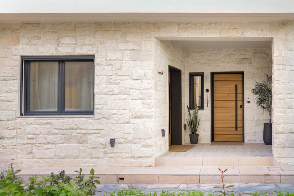 Property building, Facade/entrance