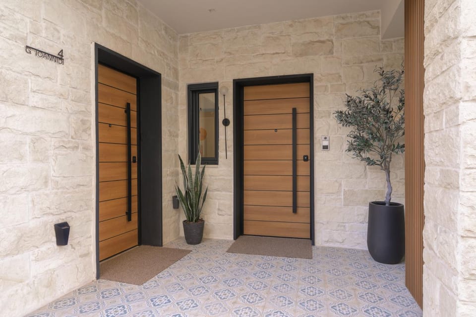 Property building, Facade/entrance