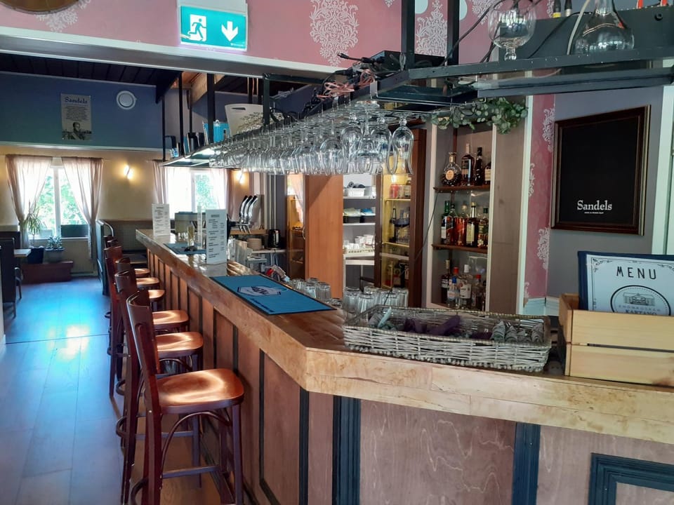 Restaurant/places to eat, Lobby or reception, Lounge or bar, Food and drinks, Banquet/Function facilities, Drinks