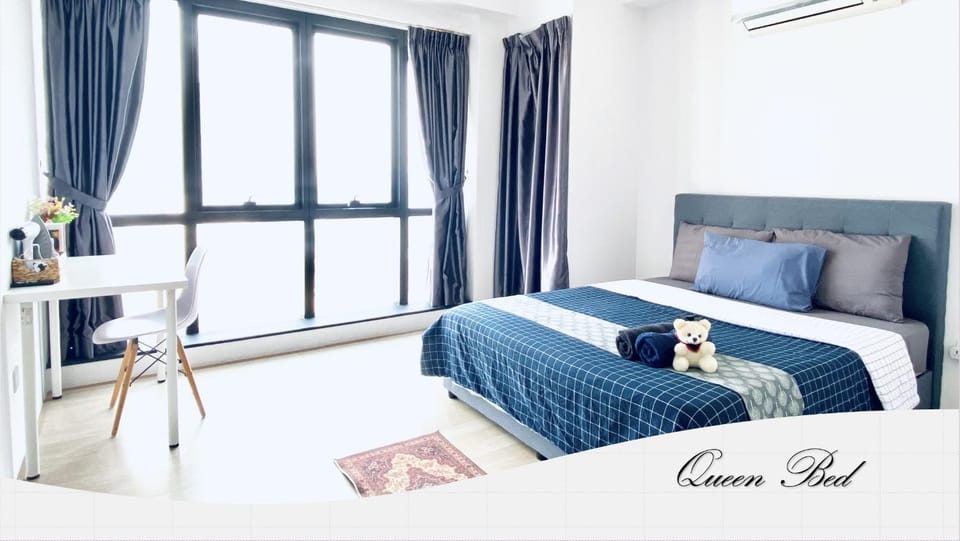 Photo of the whole room, Bedroom