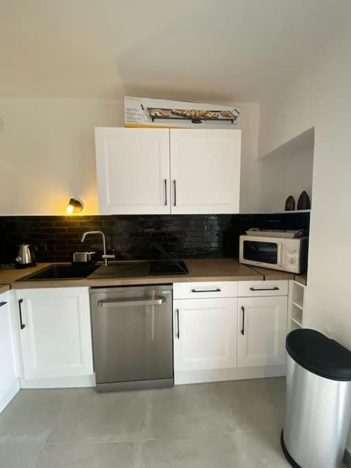 Rez de jardin vue mer Apartment in Marseille