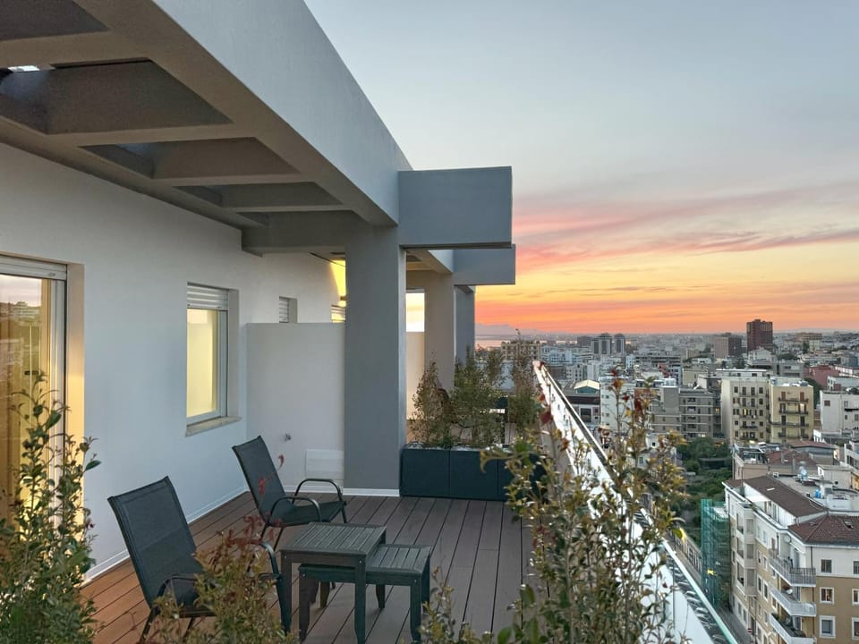 Property building, Balcony/Terrace, Balcony/Terrace