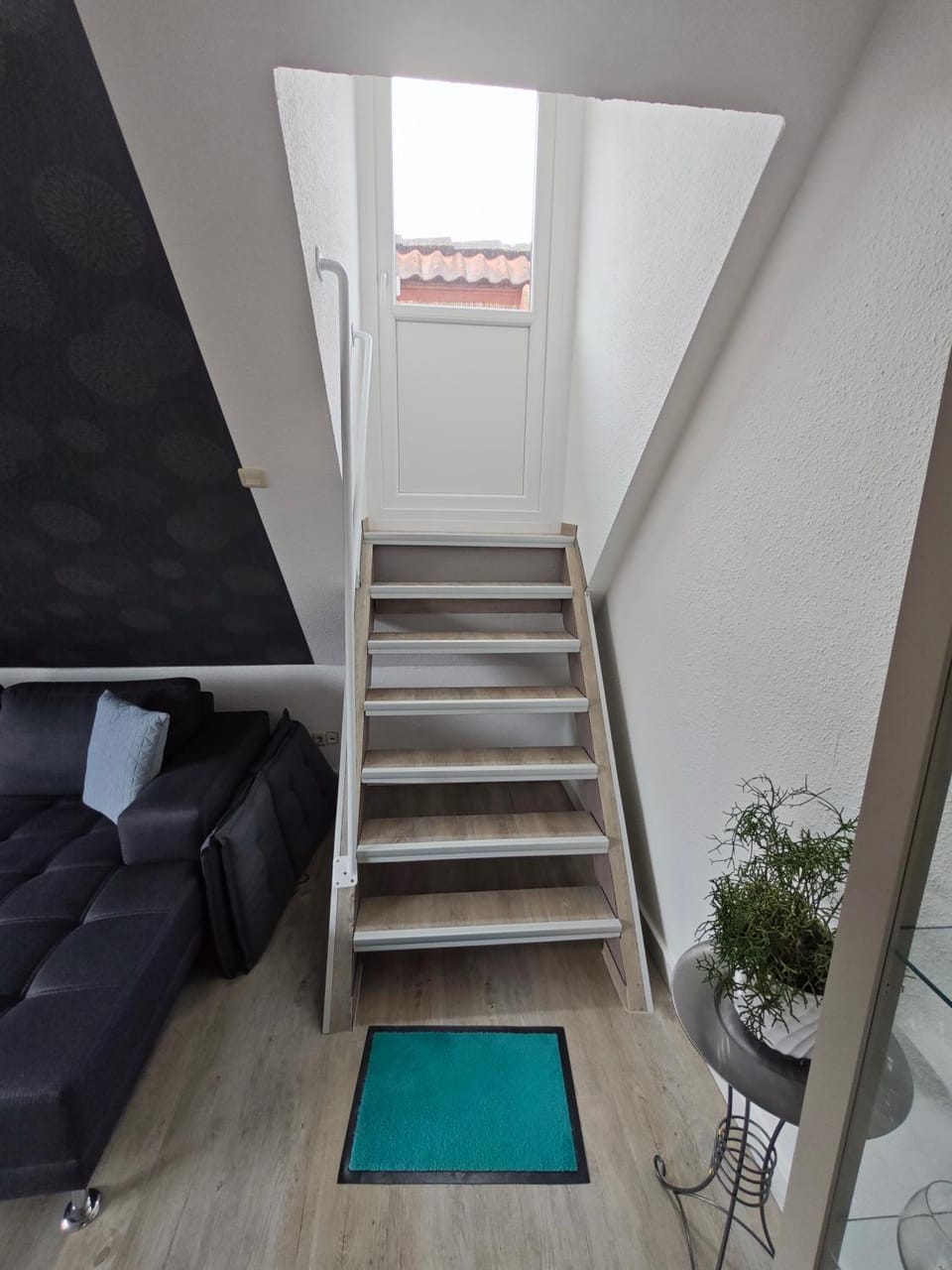 Communal lounge/ TV room, Balcony/Terrace, Living room