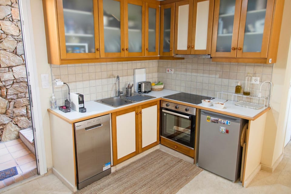 Coffee/tea facilities, Kitchen or kitchenette, dishwasher, pet friendly, stove, toaster