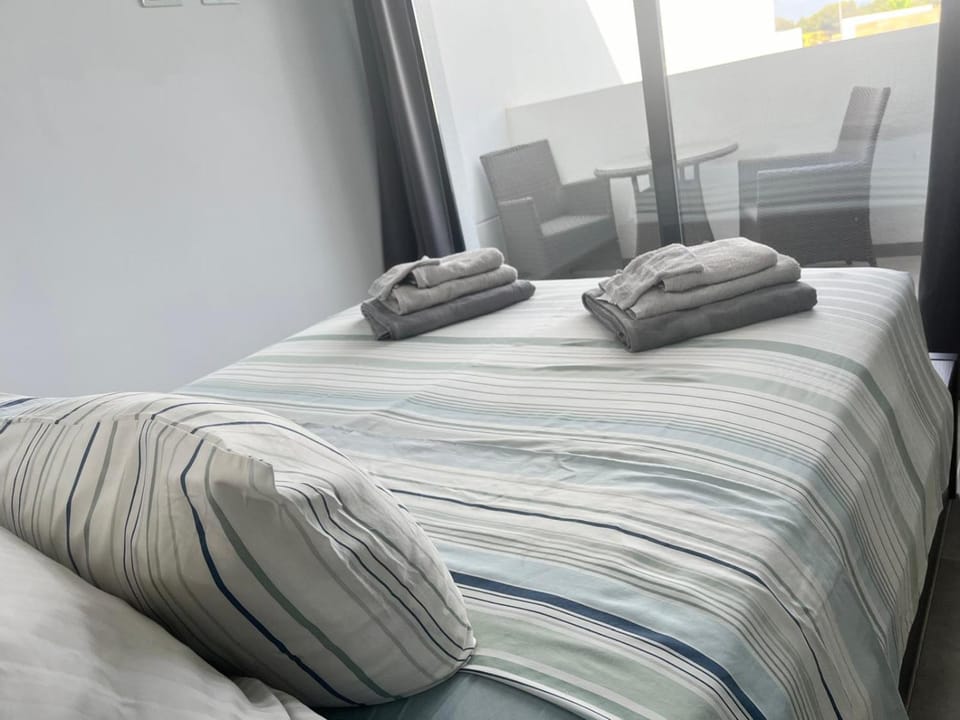 Balcony/Terrace, Bedroom, Pool view