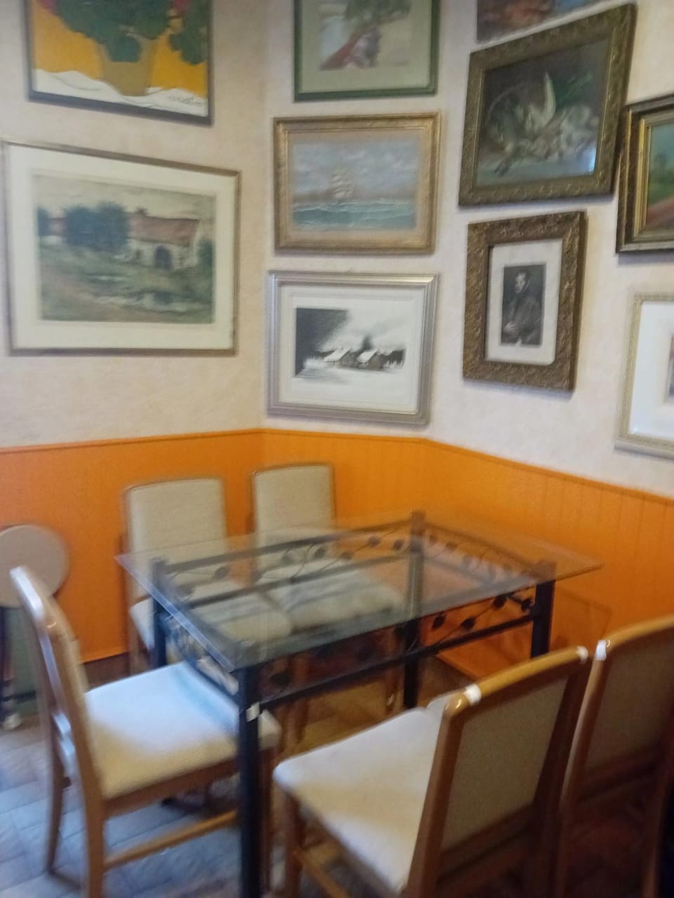 Decorative detail, Dining area