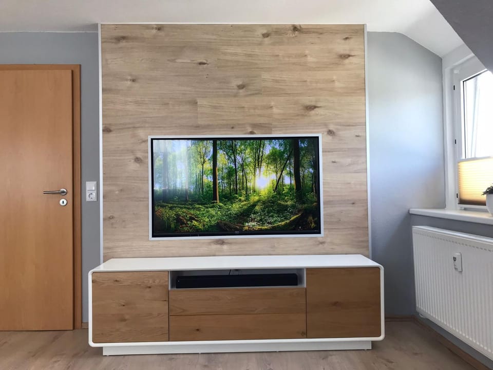 TV and multimedia, Evening entertainment