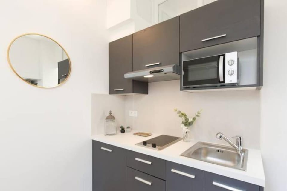 LE PETIT MARCHE - NEW 2021 Fabuleux studio 2Pax Wi-fi A/C Apartment in Antibes